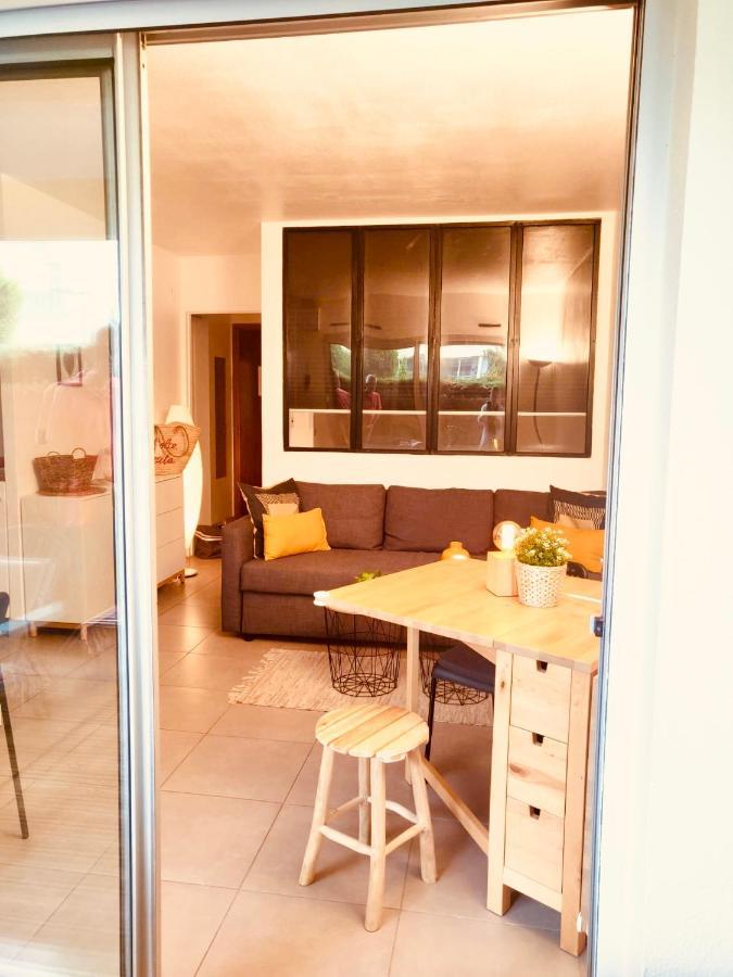 Mandelieu Grand Studio Avec Piscine Et Proche De La Mer Exteriör bild